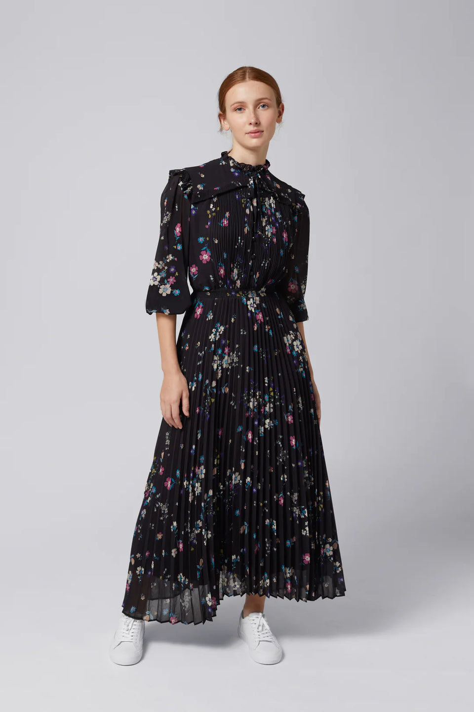 Elle Oh Elle Petra Dress on Flowers On Black